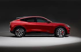 Scopul nostru este sa iti prezentam cele mai tentante oferte de produse din marile magazine online din. Ford A Prezentat Noul Suv Electric Mustang Mach E Versiunea Gt Propune TracÈiune IntegralÄ Èi 465 Cp Iar Variantele Cu RoÈi Motrice Spate Promit O Autonomie De PanÄ La 600 De Kilometri Automarket