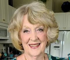 Janet Lares's Instagram, Twitter & Facebook