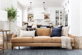 Kombinasi karpet serasi untuk ruang keluarga. Wow Ruang Santai Keluarga Tampil Elegan Dengan 5 Dekorasi Simpel Ini