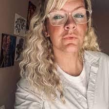 Mindy Calvin's Instagram, Twitter & Facebook