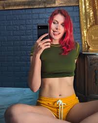 Vesper Vee - Free pics, galleries & more at Babepedia