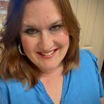 Ashley Hinker's Instagram, Twitter & Facebook