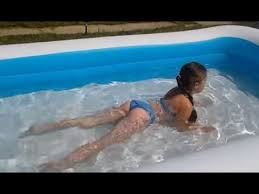 Challenge In The Pool Girls In The Pool Ninas En Piscina Youtube Pool Little Girl Dancing Challenges