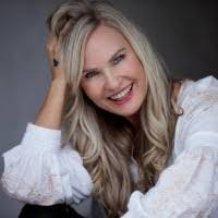 Karyn Macdonald's Instagram, Twitter & Facebook