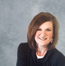 Three generations of the same family have now occupied Collins Room 115: *  new freshman Brooke Altman; * her mother, SueAnn Altman, BA '94, MA '95; *  and her grandmother Sue Steakley,