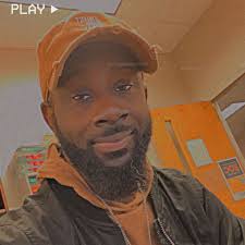 Ric Brown (@e__musik89)