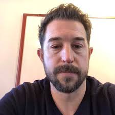 Chris Hewett (@chewett)