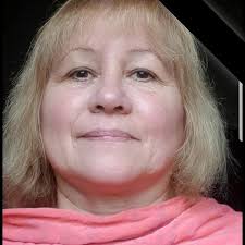 Hola que tengan un feliz fin de semana ,aquí les dejo una foto de una de  mis calabazas