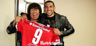 Después de la salida de darío benedetto, el centrodelantero de boca pasó a ser ramón abila. Video Wanchope Abila Visito A La Mona En La Sociedad Belgrano Kuarteto Com