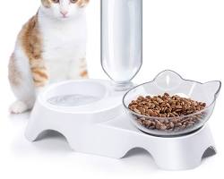 pet food bowl and water bottleの画像