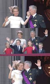 Hij stierf bij het bergbeklimmen. De Nieuwe Koning Koning Filip En Koningin Mathilde En Hun Gezinnetje Belgie 21 07 2013 European Royalty Royal Family Royal Fashion