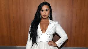 No matter your texture or aesthetic, there's a go for a textured bob à la demi lovato. Demi Lovato Cut Her Long Hair Into An Asymmetrical Lob Photos Allure