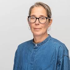 Erica Sundén: Deppig och dumpad mamma i Nairobi