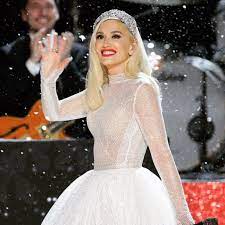 125 Likes 3 Comments Tiwttfl Gwenstefani Gx On Instagram Sorry For The Spams But The Gwen Stefani Wedding Gwen Stefani Wedding Dress Gwen Stefani Style