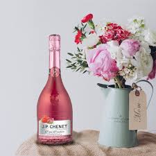 Bonne Fete A Toutes Les Meres On Remplit Les Coupes De Fashion Fraise Framboise A Ras Bord En Votre Honneur Wishing All Mothers A Happy Mother S Day Filling T