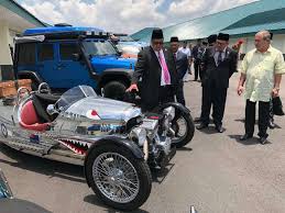 Sambutan hari bomba peringkat negeri pada tahun ini akan berlangsung lebih istimewa apabila lapan jentera bomba antik yang dimiliki sultan johor akan ditayangkan kepada umum. Sultan Johor Rai Rombongan Gpmoto
