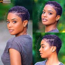 Toujours très tendance, les coupes courtes continuent à envahir les défilés de mode coupe de cheveux courte moderne, photographie : Epingle Sur Curly Cuts