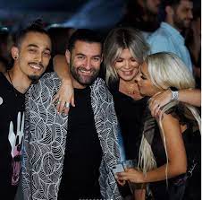 Vreau sa fiu prietenul copilului meu, asa vad eu o mama cool, a declarat gina pistol. Smiley Se Desparte De Gina Pistol Pentru Ce Nu O Va Ierta NiciodatÄƒ