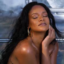 You can say whatever you want about Rihanna, but this woman remains one of  the most beautiful women of her generation, and what's more, she's never  had any work done, no plastic