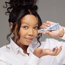 Debbie Khan's Instagram, Twitter & Facebook