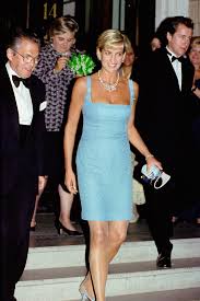 Princess Diana S 40 Most Amazing Gowns Of All Time Princess Diana Dresses Princess Diana Fashion Princess Diana