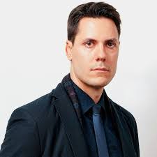 Nicholas Main's Instagram, Twitter & Facebook