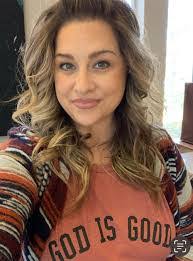 Jodi Waters's Instagram, Twitter & Facebook