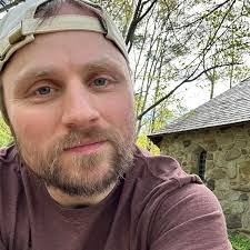 Brandon Mcwhirter's Instagram, Twitter & Facebook