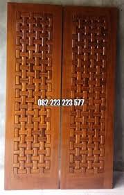 Dan anda dapat memilih motif model pintu harga pintu minimalis 2020 sangatlah bervariasi, paling murah sekitar rp.450rb, tergantung ukuran pintu rumah dan jenis kayu yang digunakan. Pintu Rumah