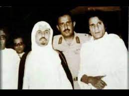 عبد الحليم حافظ يؤدي العمرةفي منتصف عام 1976 وقد توفي في 1977 old people love egyptian people egypt history