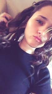 Deisy Andrade's Instagram, Twitter & Facebook