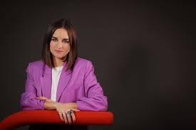 Belgian singer, songwriter, jurist, composer and pianist who was born in brussels, belgium. Typh Barrow S Offre De Nouveaux Horizons