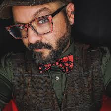 Writers sharing smut and horror story experiences