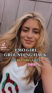 Kelly Roselle's Instagram, Twitter & Facebook