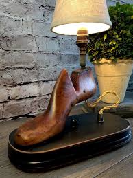 Vintage Incroyable De Chaussures Dernier Ce Petit Peu De L Histoire Etait Tout Simplement Trop Intere In 2020 Rustic Wood Projects Live Edge Wood Furniture Wood Shoes