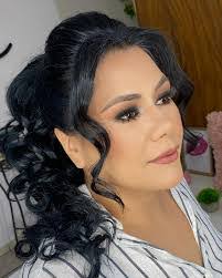 Karina Lizarraga's Instagram, Twitter & Facebook