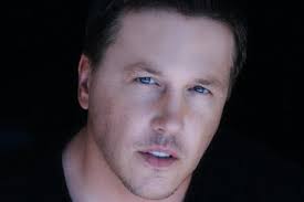 Watch movies with Lochlyn Munro online