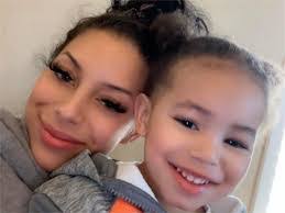 Jasmine Riggs's Instagram, Twitter & Facebook