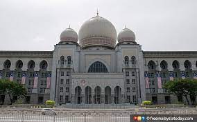 Nampaknya sekali lagi hakim syarie datuk abdul rahman yunus menjatuhkan hukuman kepada pesalah meminum arak dengan hukuman yang tidak syari'e. Undang Undang Syariah Selangor Berhubung Seks Luar Tabii Bercanggah Perlembagaan Kata Mahkamah Persekutuan Free Malaysia Today Fmt