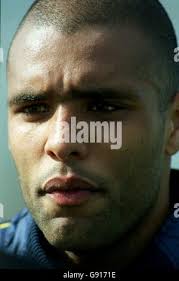 Nottingham Forest's Pierre Van Hooijdonk celebrates after scoring Stock  Photo