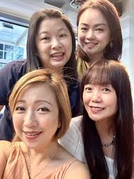 班长Danny Poon 和美女Amy Yap 外国回来！ 感谢出席的童鞋仔。感恩主席的坚持让我们维持着这份可贵的友情！  我们每次在一起都那么地无拘无束，大概是因为认识于小时候。相处时都保有那份童真。 一年才见那么一两次！好好欢聚珍惜再会时吧！ #欢乐时光