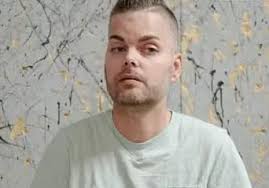 I'm a hetero cis woman. I only recently read about the term "demisexual"  and realized that I can totally identify with it. To be honest, I used to  think that most people