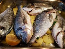 Este o mancare foarte usoara,sanatoasa si delicioasa. Dorada La Cuptor Cu Cartofi È™i Chestii Simple Danielaniculi Ro