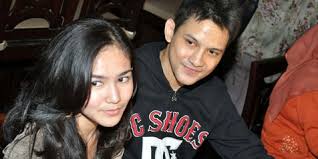 Happy go lucky merupakan yang terdepan dalam industri retail fashion offline maupun online di indonesia. Saling Support Gaya Pacaran Lucky Perdana Masayu Kapanlagi Com