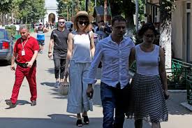 Marius țeicu a fost devastat. Primele Imagini De La Inmormantarea Fiicei Lui Marius Å£eicu Vedetele Fac CoadÄƒ SÄƒ Si Ia Adio Click