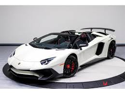 2017 Lamborghini Aventador Lp 750 4 Sv Roadster 2 Door Convertible Voitures Lamborghini Voitures De Luxe Voitures Et Motos