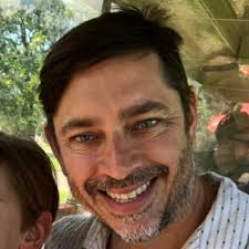 Albert Gros's Instagram, Twitter & Facebook