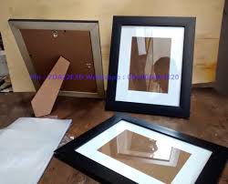 Ada bingkai scrapbook, bingkai foto custom, bingkai untuk lukisan dan kotak mahar, bingkai foto prewedding, foto presiden. Halaman Download Jual Bingkai Foto Didepok Jawa Barat Jual Frame Foto Minimal