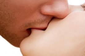 Resultado de imagen de besar