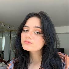 Leah Crowe's Instagram, Twitter & Facebook